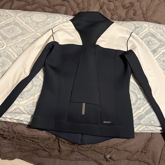 New Balance Running Jacket - Picture 2 of 4